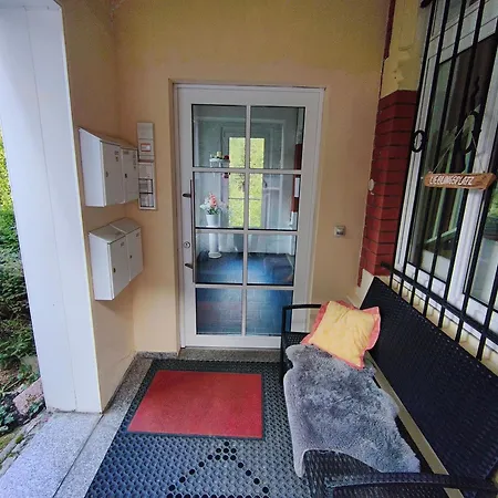 Hotel-pension Schloss -miramar Bed & Breakfast 3*